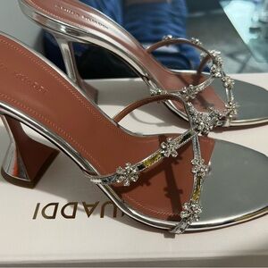 9️⃣5️⃣0️⃣Amina Muaddi Metallic Silver Mules - Size 39 (NEW)